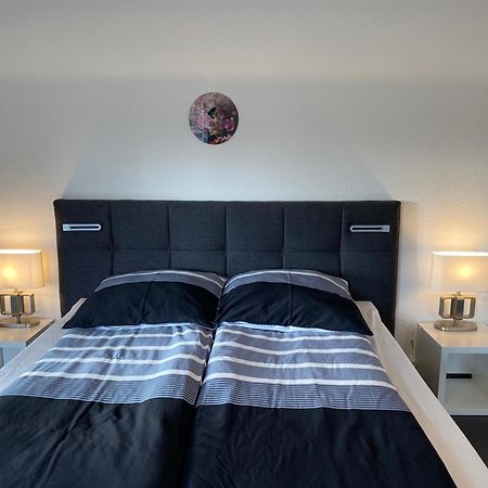 Preiswertes Stilvolles Zimmer Im Privaten Haus Mit Grossem Schoenem Modernem Gemeinschaft Badenzimmer Lorrach Ngoại thất bức ảnh