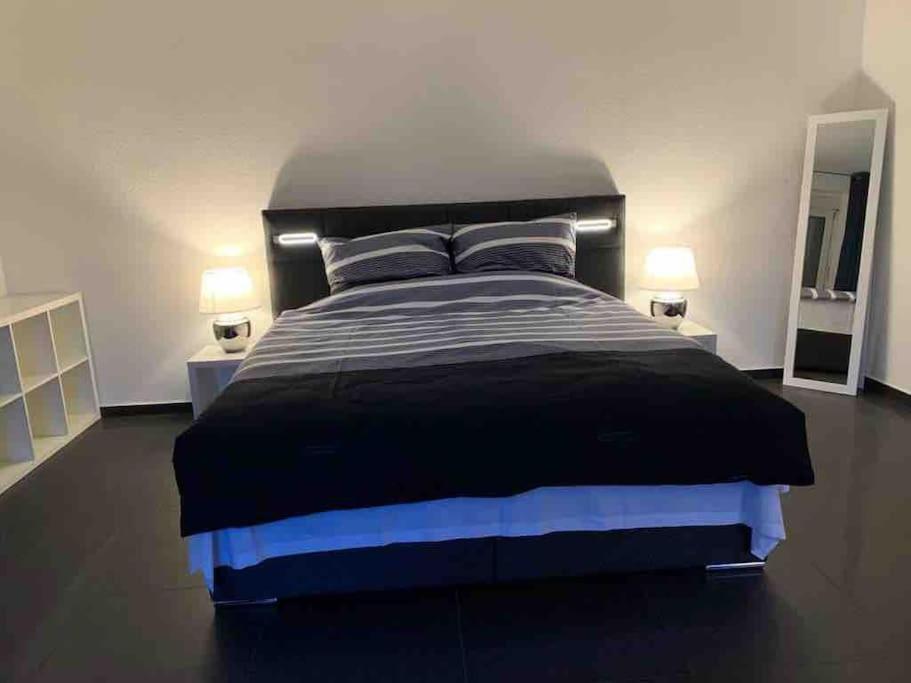 Preiswertes Stilvolles Zimmer Im Privaten Haus Mit Grossem Schoenem Modernem Gemeinschaft Badenzimmer Lorrach Ngoại thất bức ảnh