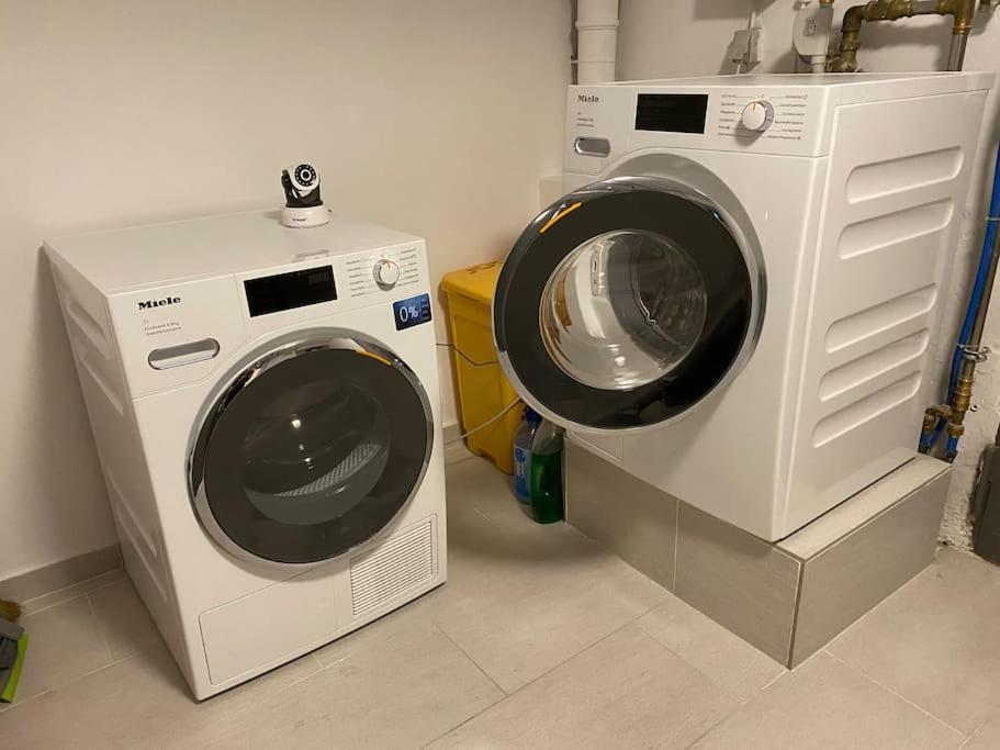 Preiswertes Stilvolles Zimmer Im Privaten Haus Mit Grossem Schoenem Modernem Gemeinschaft Badenzimmer Lorrach Ngoại thất bức ảnh