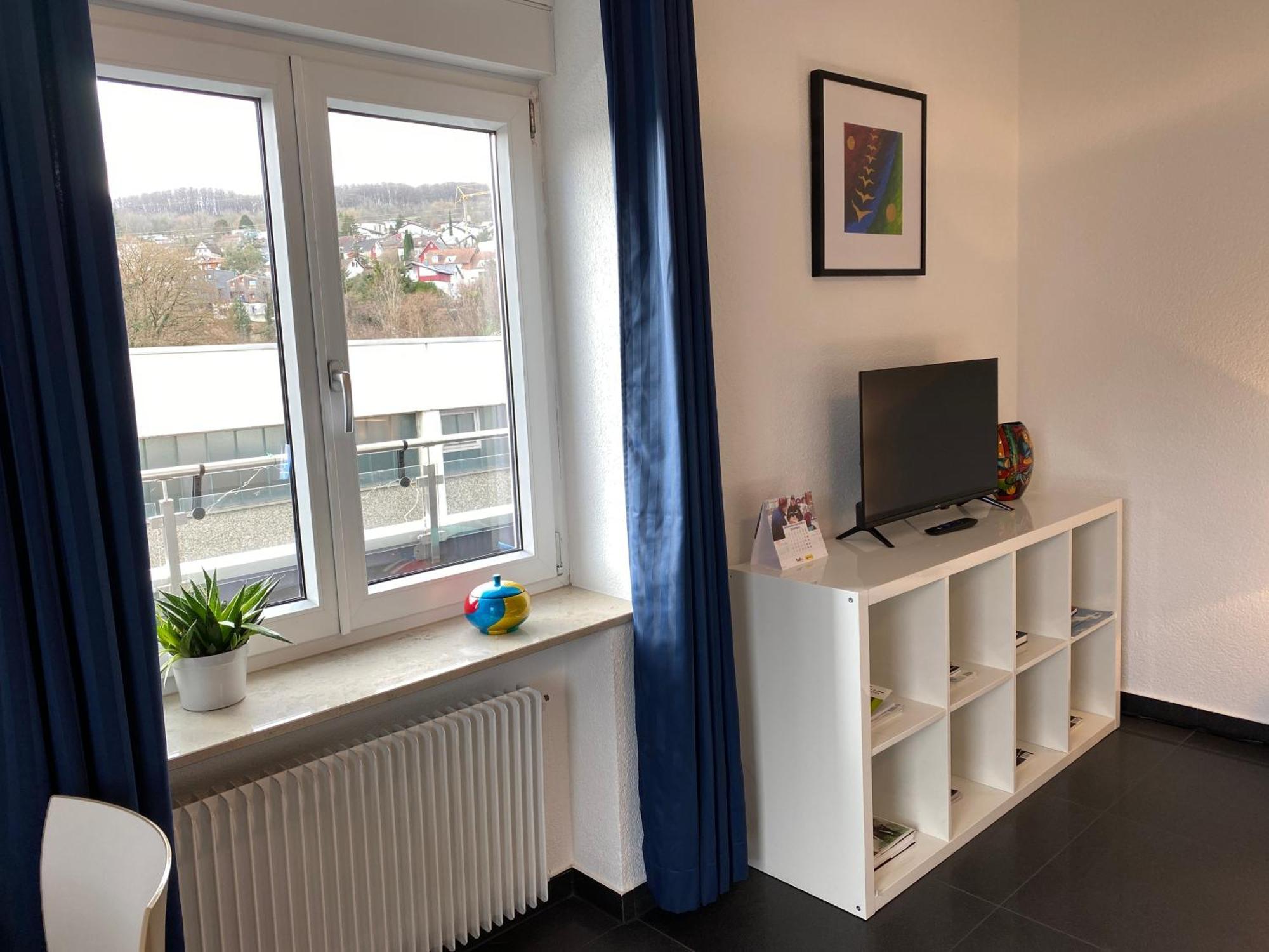 Preiswertes Stilvolles Zimmer Im Privaten Haus Mit Grossem Schoenem Modernem Gemeinschaft Badenzimmer Lorrach Ngoại thất bức ảnh